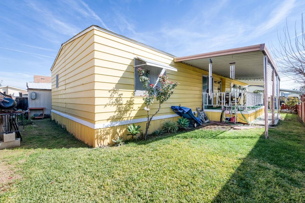 Image 16 of property listing at 2575 S Willow Avenue # 137, Fresno, CA 93725