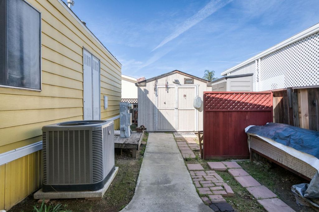 Image 18 of property listing at 2575 S Willow Avenue # 137, Fresno, CA 93725