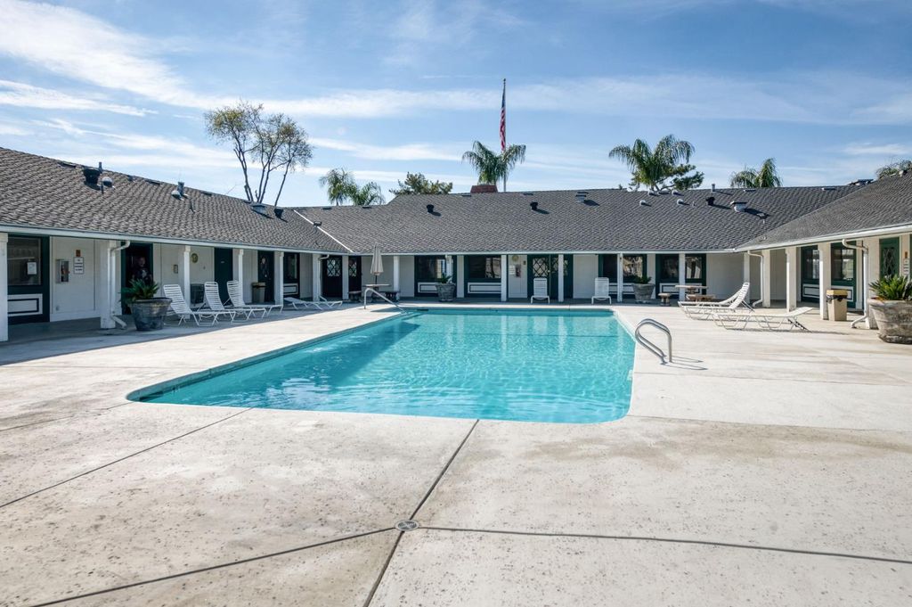 Image 22 of property listing at 2575 S Willow Avenue # 137, Fresno, CA 93725