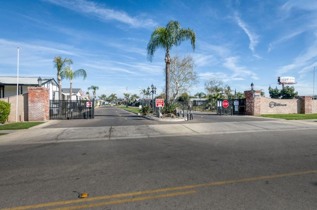 Image 23 of property listing at 2575 S Willow Avenue # 137, Fresno, CA 93725