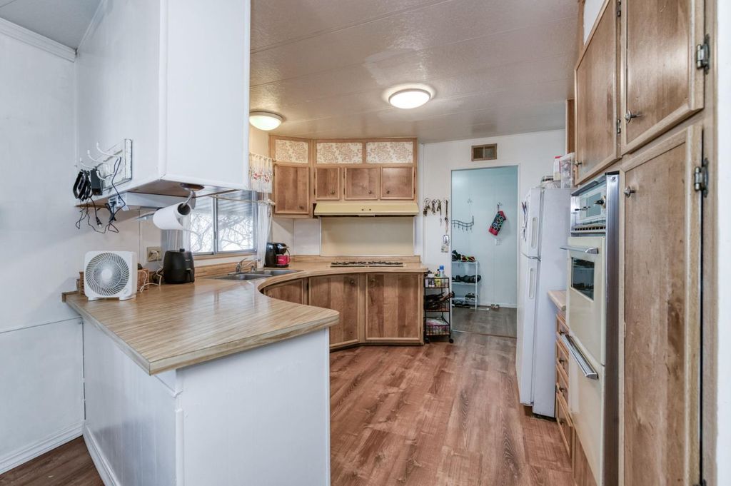 Image 6 of property listing at 2575 S Willow Avenue # 137, Fresno, CA 93725