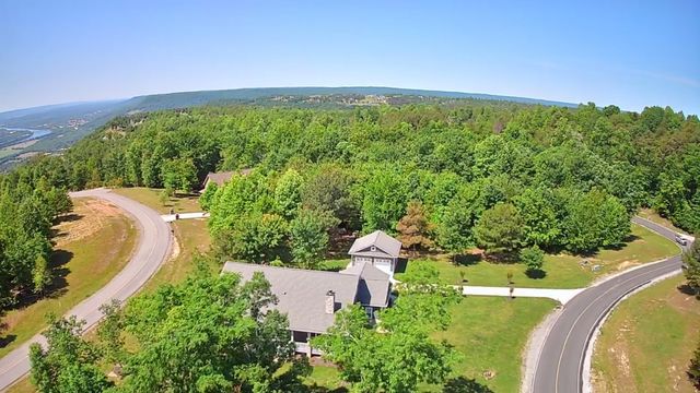 1899 River Bluffs Drive, Jasper, TN 37347