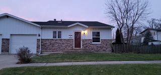 702 N Porter Street 702, Elgin, IL 60120