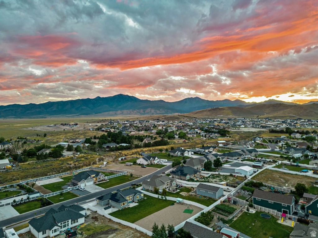 2417 E PATRIOT DR, Eagle Mountain, UT 84005 — photo 5