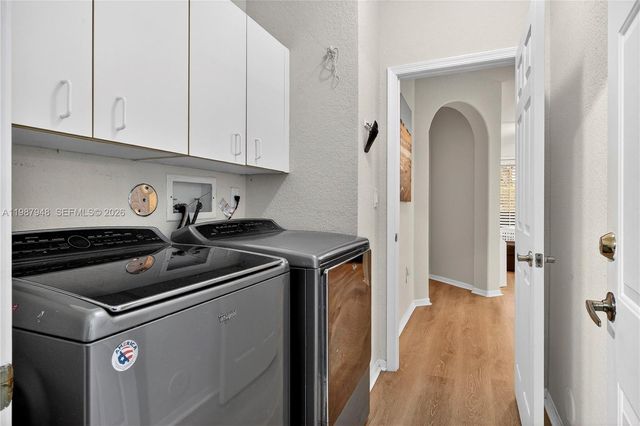 1511 NW 168th Ave, Pembroke Pines, FL 33028