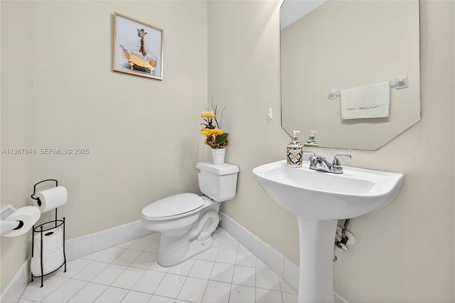 1511 NW 168th Ave, Pembroke Pines, FL 33028