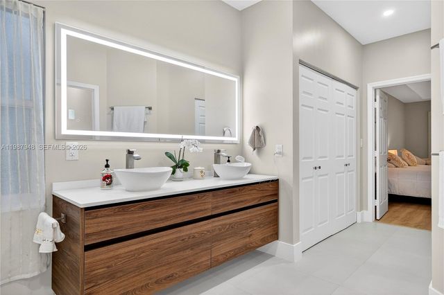 1511 NW 168th Ave, Pembroke Pines, FL 33028