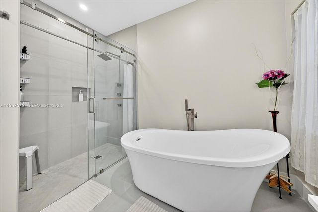 1511 NW 168th Ave, Pembroke Pines, FL 33028