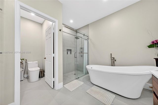 1511 NW 168th Ave, Pembroke Pines, FL 33028