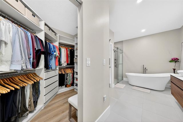 1511 NW 168th Ave, Pembroke Pines, FL 33028