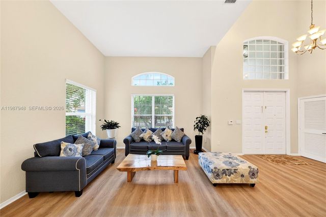 1511 NW 168th Ave, Pembroke Pines, FL 33028