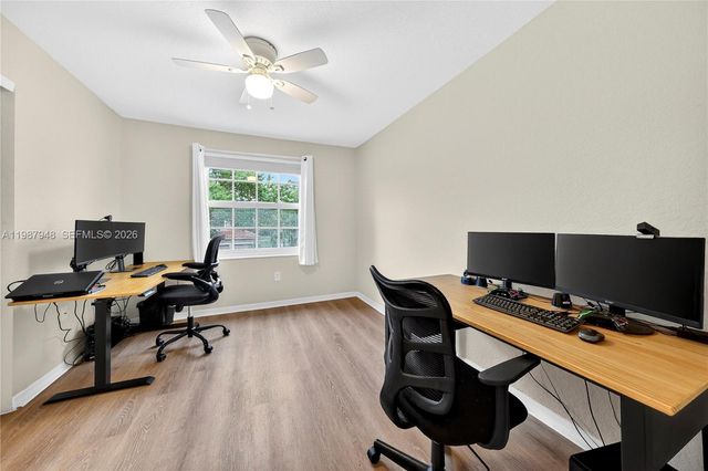 1511 NW 168th Ave, Pembroke Pines, FL 33028