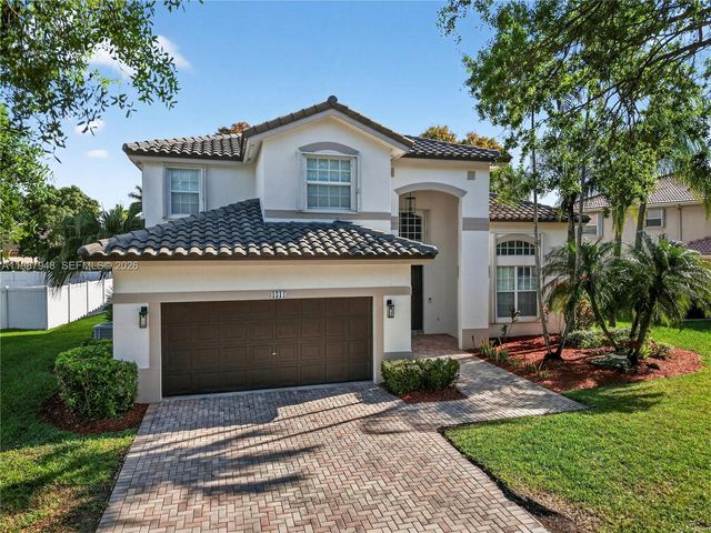 1511 NW 168th Ave, Pembroke Pines, FL 33028