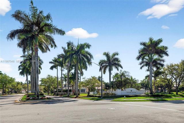 1511 NW 168th Ave, Pembroke Pines, FL 33028