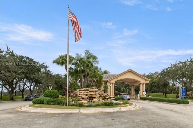 1511 NW 168th Ave, Pembroke Pines, FL 33028