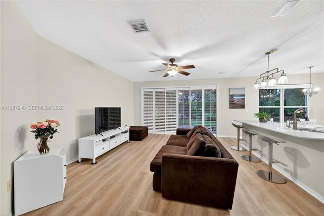 1511 NW 168th Ave, Pembroke Pines, FL 33028