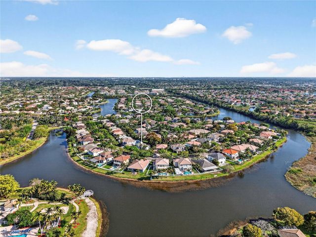 1511 NW 168th Ave, Pembroke Pines, FL 33028