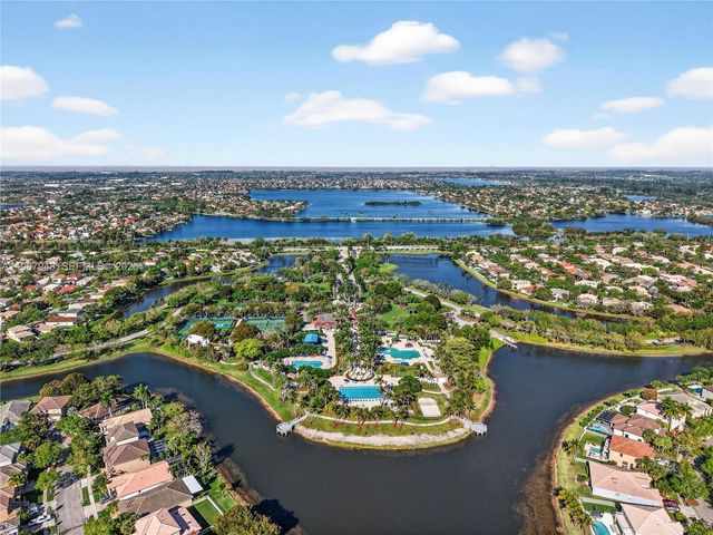 1511 NW 168th Ave, Pembroke Pines, FL 33028