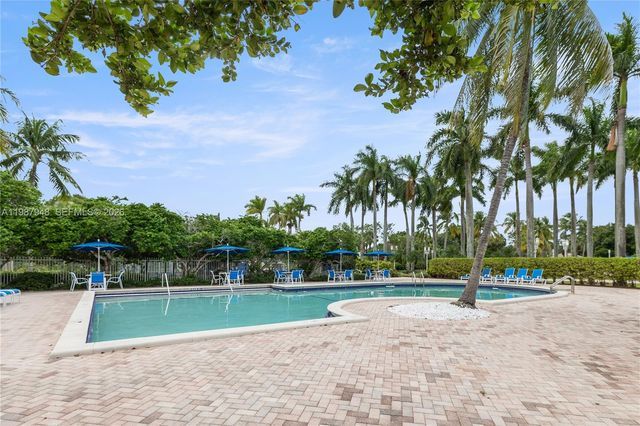 1511 NW 168th Ave, Pembroke Pines, FL 33028