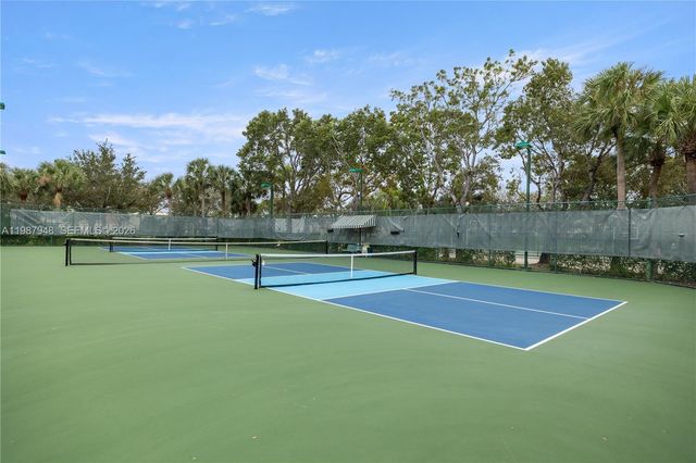 1511 NW 168th Ave, Pembroke Pines, FL 33028