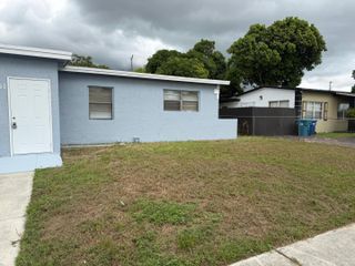 3451 NW 6TH Street, Lauderhill, FL 33311