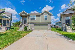 21718 Southcreek Court, Peculiar, MO 64078