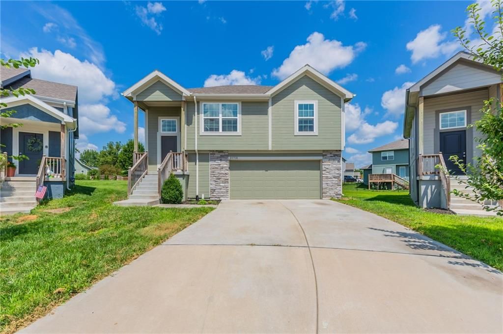 21718 Southcreek Court, Peculiar, MO 64078