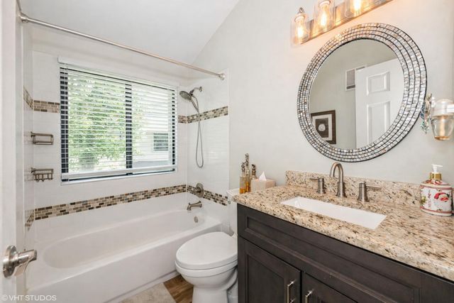805 Harbour Pointe Way, Greenacres, FL 33413