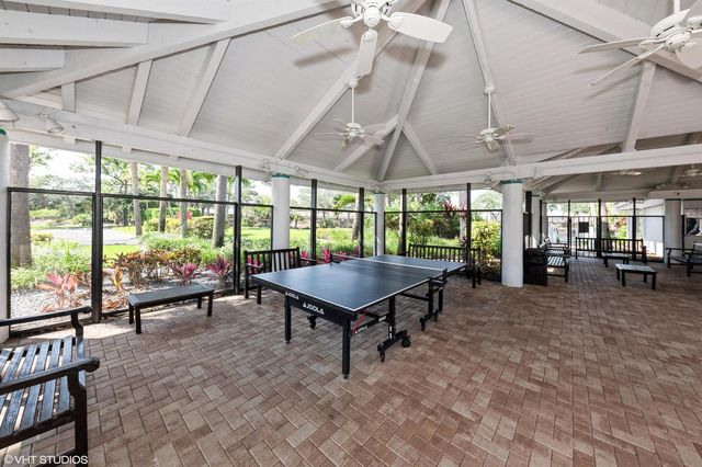 805 Harbour Pointe Way, Greenacres, FL 33413