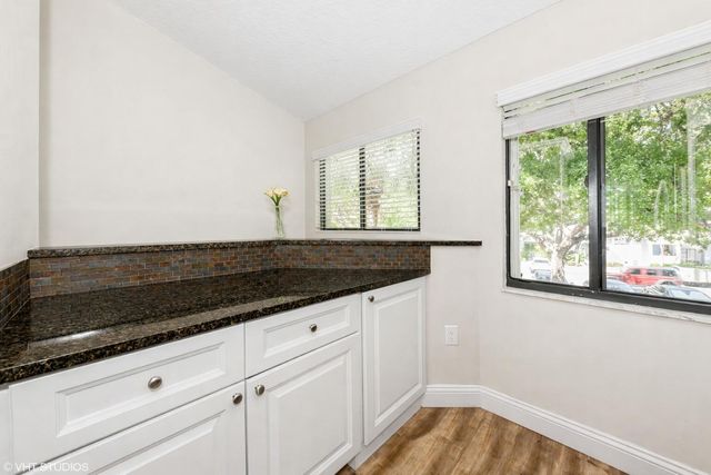 805 Harbour Pointe Way, Greenacres, FL 33413