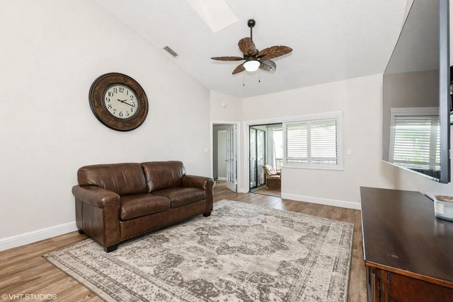 805 Harbour Pointe Way, Greenacres, FL 33413