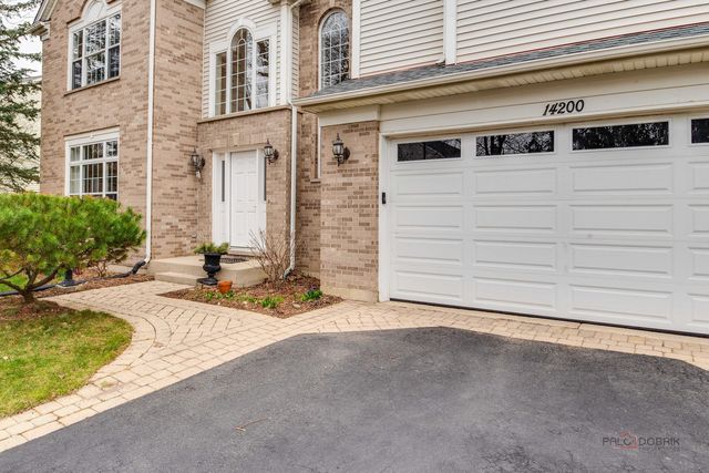 14200 Oakwood Court, Libertyville, IL 60048