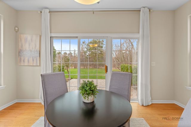 14200 Oakwood Court, Libertyville, IL 60048