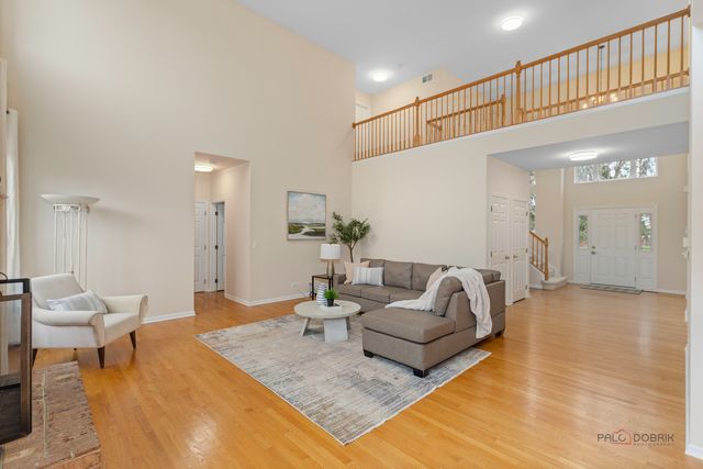 14200 Oakwood Court, Libertyville, IL 60048