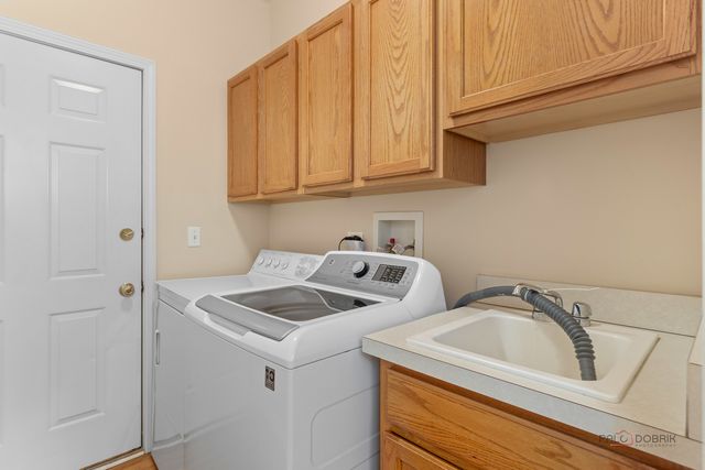 14200 Oakwood Court, Libertyville, IL 60048