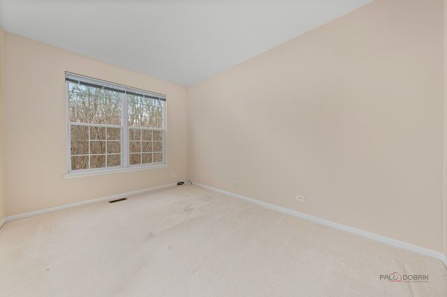 14200 Oakwood Court, Libertyville, IL 60048