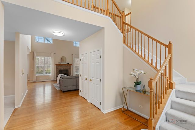 14200 Oakwood Court, Libertyville, IL 60048