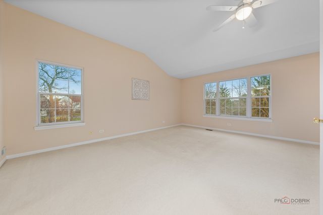 14200 Oakwood Court, Libertyville, IL 60048