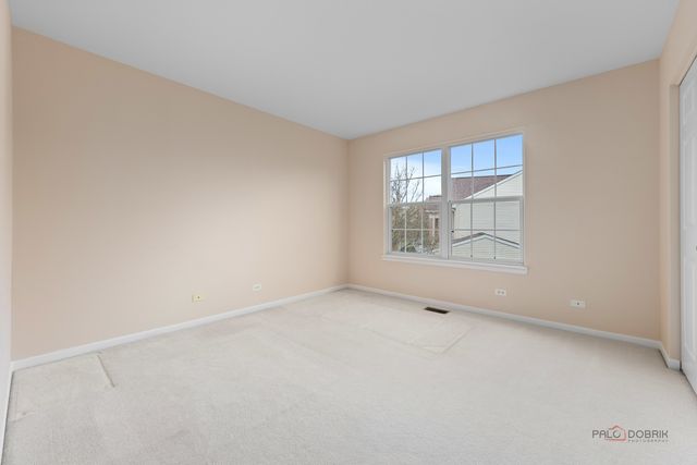 14200 Oakwood Court, Libertyville, IL 60048