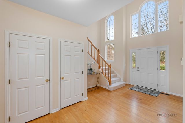 14200 Oakwood Court, Libertyville, IL 60048