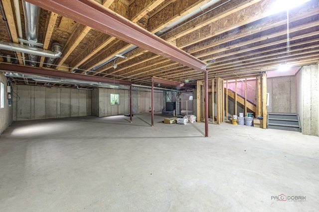 14200 Oakwood Court, Libertyville, IL 60048