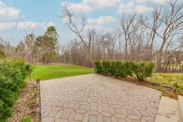 14200 Oakwood Court, Libertyville, IL 60048