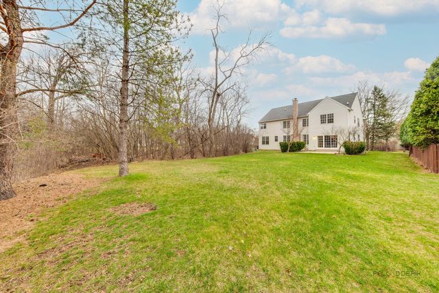 14200 Oakwood Court, Libertyville, IL 60048