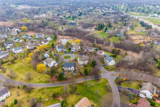 14200 Oakwood Court, Libertyville, IL 60048