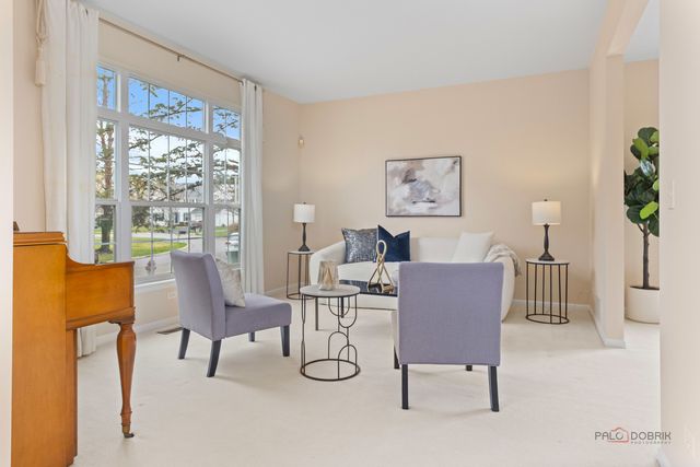 14200 Oakwood Court, Libertyville, IL 60048