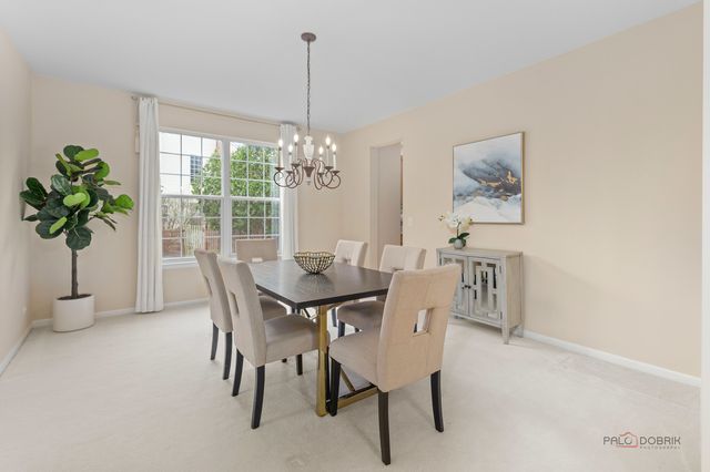 14200 Oakwood Court, Libertyville, IL 60048