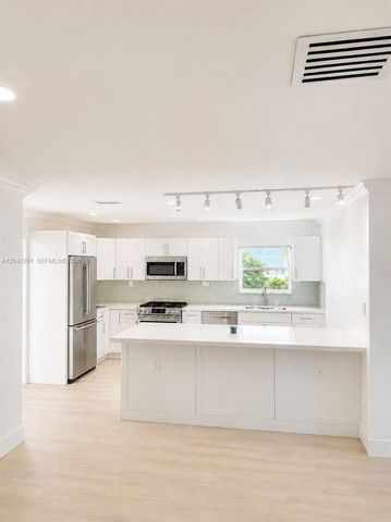 9602 NW 80th Place, Tamarac, FL 33321