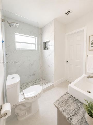 9602 NW 80th Place, Tamarac, FL 33321