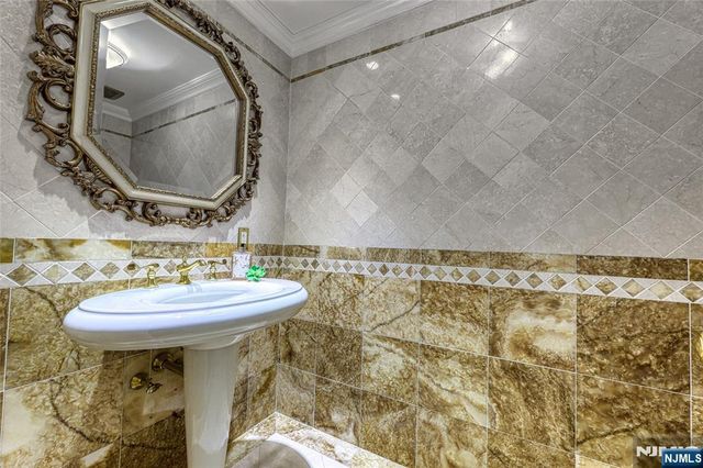 91 Chestnut Ridge Road, Saddle River, NJ 07458