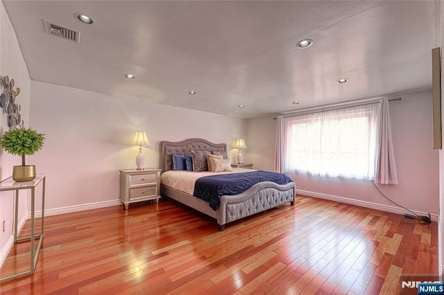 91 Chestnut Ridge Road, Saddle River, NJ 07458